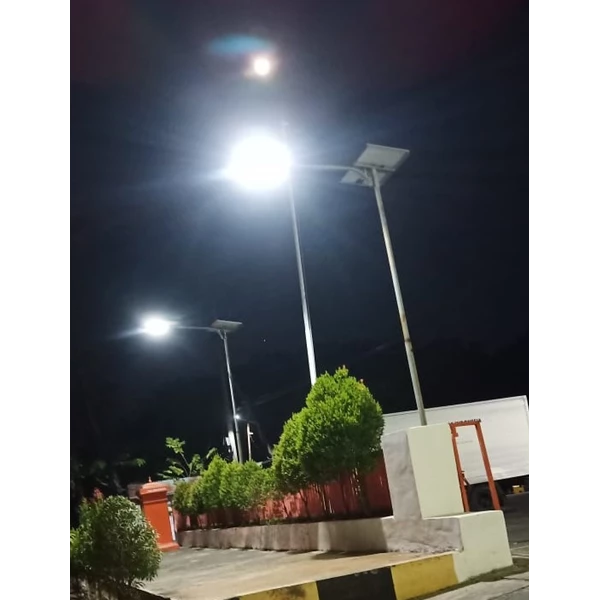 Lampu Jalan PJU Tenaga Surya 2 In 1 ROYAL TECH 60 Watt 